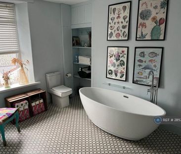 5 bedroom semi-detached house to rent - Photo 5