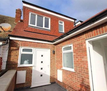 Eastwood Road North, Leigh-on-sea, Essex, SS9 - Photo 4