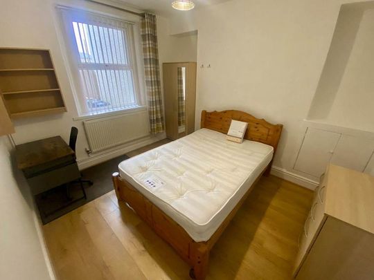 4 bedroom house to rent - Photo 1