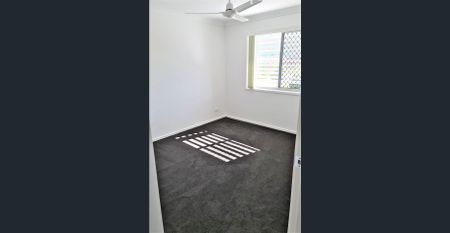 NEAR NEW 3 BEDROOM TOWNHOUSE, AVAILABLE NOW INSPECTIONS BY APPOINTMENT - Photo 5