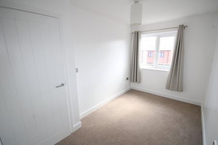 3 bedroom semi-detached house to rent - Photo 5