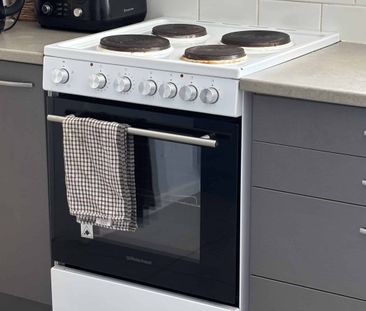 Three bedrooms - Cambridge East - Photo 4