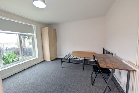 St Mildreds Road, Norwich - Photo 4