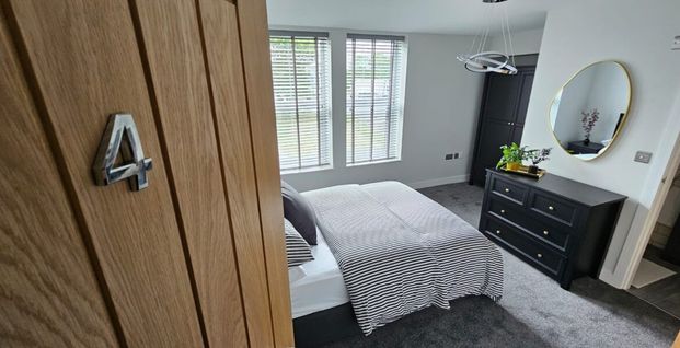 Room 4, Longroyd Terrace, Beeston, LS11 5HJ - Photo 1