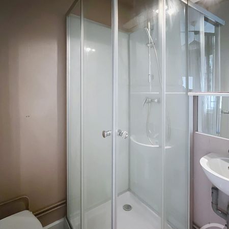 Location Appartement 1 pièce 12m² CHAMALIERES 63400 - Photo 4