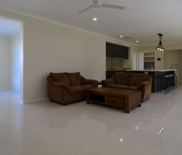 38 Opossum Cct, Springfield Lakes QLD 4300 - House For Rent | Domain - Photo 2
