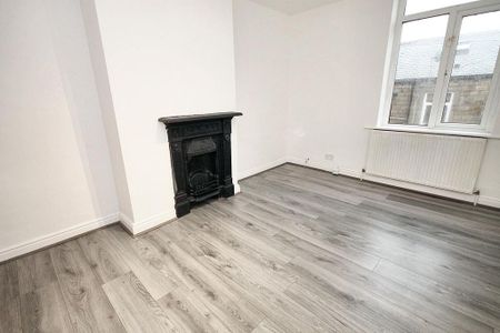 4 bedroom terraced house to rent - Photo 2