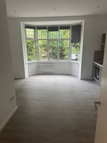 2 Bed Flat, Harewood Road, CR2 - Photo 4