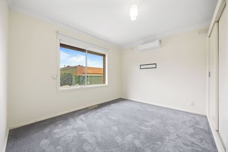 Convenient Wendouree Location - Photo 2