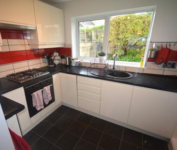 3 bedroom semi-detached house to rent - Photo 6