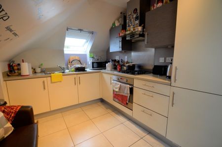 2 bedroom Apartment to rent - Photo 5