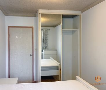 Strathfield - Photo 2