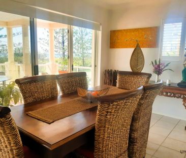 Stunning Furnished Three-Bedroom Apartment with Ocean Views - Photo 5