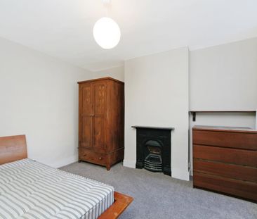 3 bedroom flat to rent - Photo 1