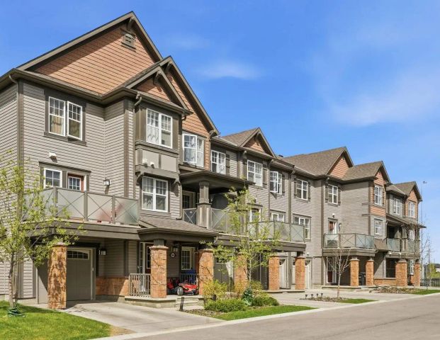 The Cityscape Townhome – 2 Bed, 2.5 Bath with Heated Garage (L513) — 2 Bedroom 2.5 Bathroom - Photo 1