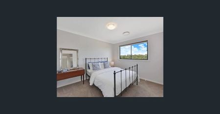 Stunning Modern Family Home - Photo 5