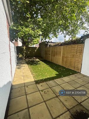 2 bedroom terraced house to rent - Photo 1