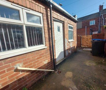2 bedroom terraced house to rent - Photo 3