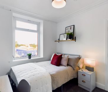 5 Bedroom House - Photo 3