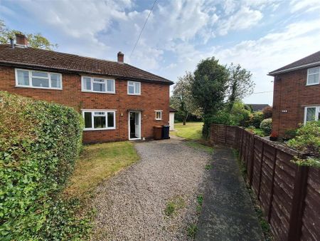 3 bedroom semi-detached house to rent - Photo 2