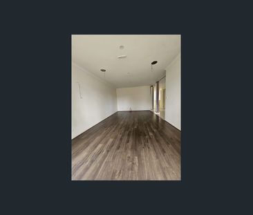 Family home in Cranbourne East - Photo 6