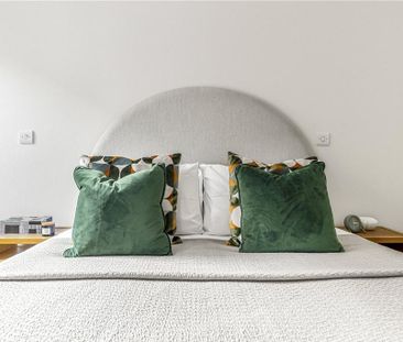 2 bedroom mews to rent - Photo 1