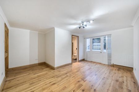 3 bedroom flat to rent - Photo 3