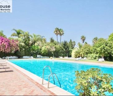 Casa adosada de alquiler en Guadalmina Baja - Photo 6