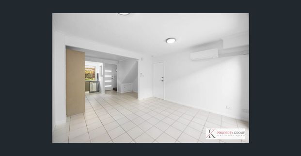 Renovated Townhouse In Central Maroochydore - Photo 1