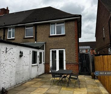 3 bedroom end of terrace house to rent - Photo 5