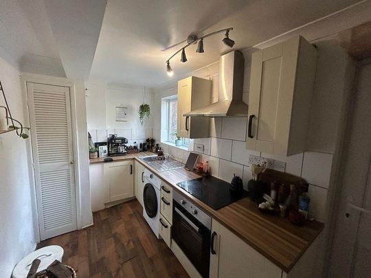 2 bedroom terraced house to rent - Photo 1