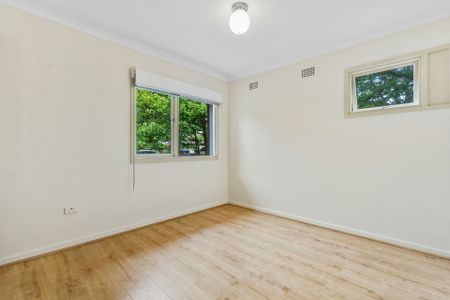 A generous home minutes from everything - Photo 3