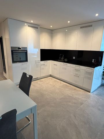 Modern 4.5-room penthouse apartment with balcony, Bülach - Photo 4