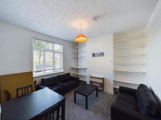 4 bedroom terraced house to rent - Photo 1