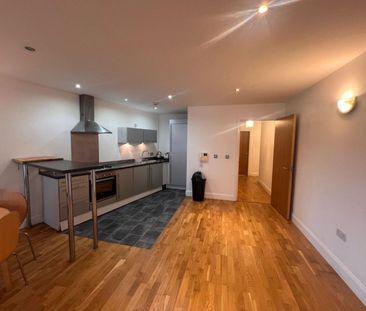 1 bedroom Flat To Let - Photo 2
