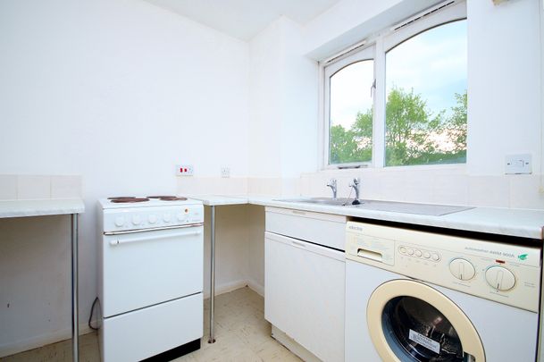 1 bed to rent in Telegraph Place, London, E14 - Photo 1