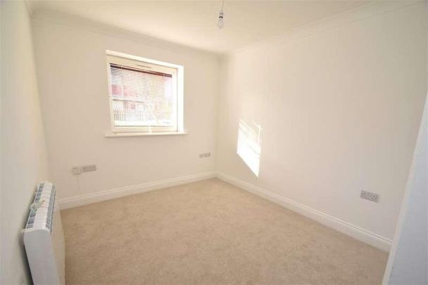 Freemantle, SO15 - Photo 1