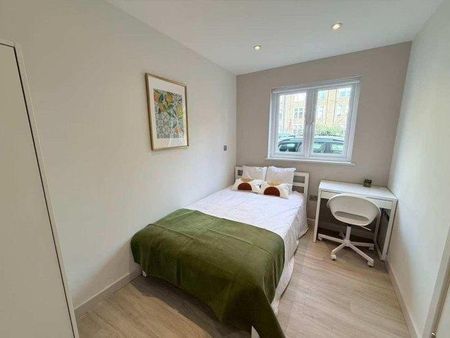 3 bedroom flat to rent - Photo 2