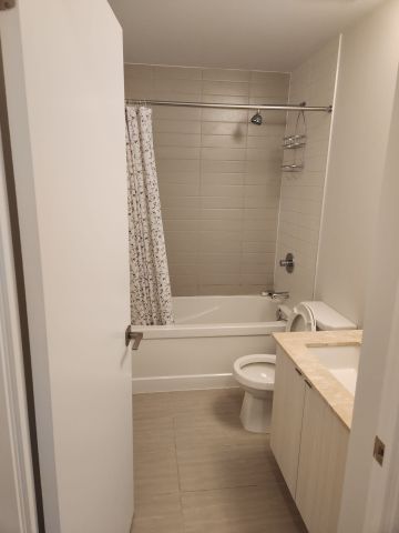For Lease - 4055 Parkside Village Drive Unit# 2516, Mississauga, Ontario - Photo 4