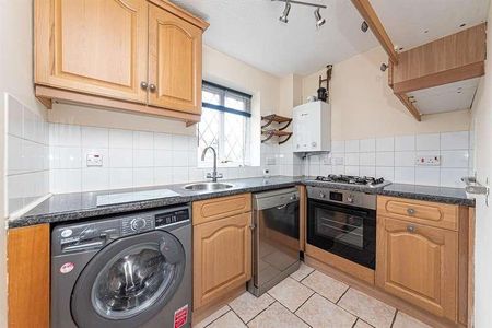 St James Road, Finchampstead, RG40 - Photo 2