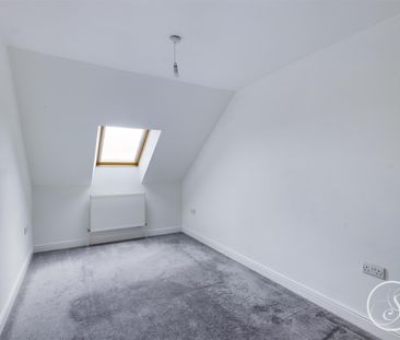 The Gateway, Rothwell, Leeds - Photo 2