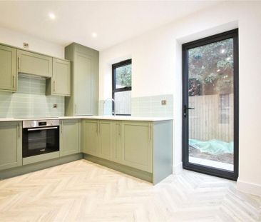 3 bedroom end of terrace house to rent - Photo 6