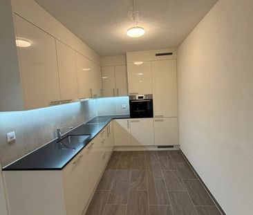 Grosse und moderne 2.5 Zimmerwohnung jetzt zu vermieten! - Photo 4
