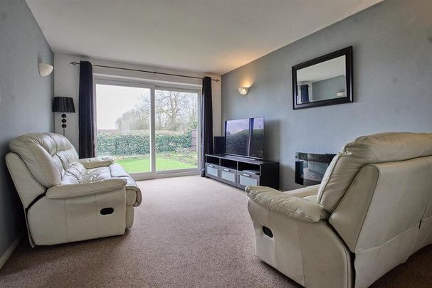 2 bedroom detached bungalow to rent - Photo 1