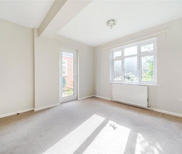 4 bedroom end of terrace house to rent - Photo 6