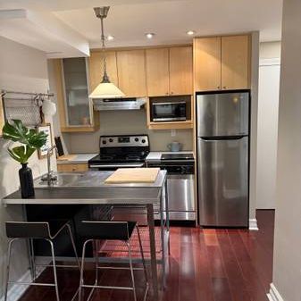 STYLISH JUNIOR 1 BEDROOM- 425 SQFT- ANNEX-HURON STRET- TORONTO - Photo 1