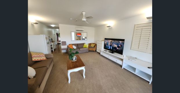 Sea view 1bed room Villa. Sleeps 2. All included. Rent 1-12weeks or longer - Photo 1