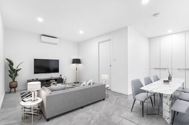 Spacious & Private Flat in a Prime Marrickville Location - Photo 1