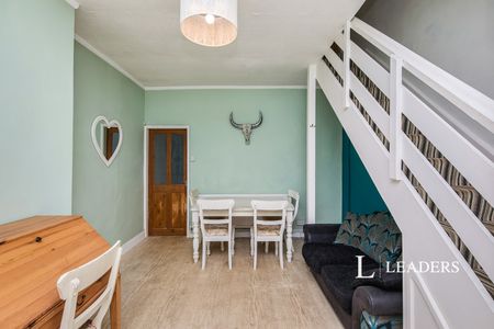 2 bedroom house to rent Priory Road, Alfreton, Derbyshire, DE55 - Photo 3