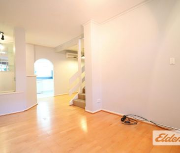Two-Bedroom Townhouse with Air Conditioning in Canley Vale - Photo 2